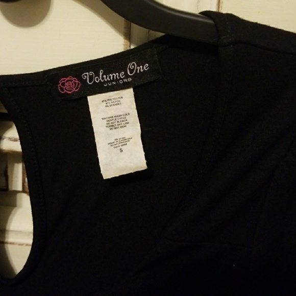 🖤Volume One Top🖤 - Picture 5 of 6